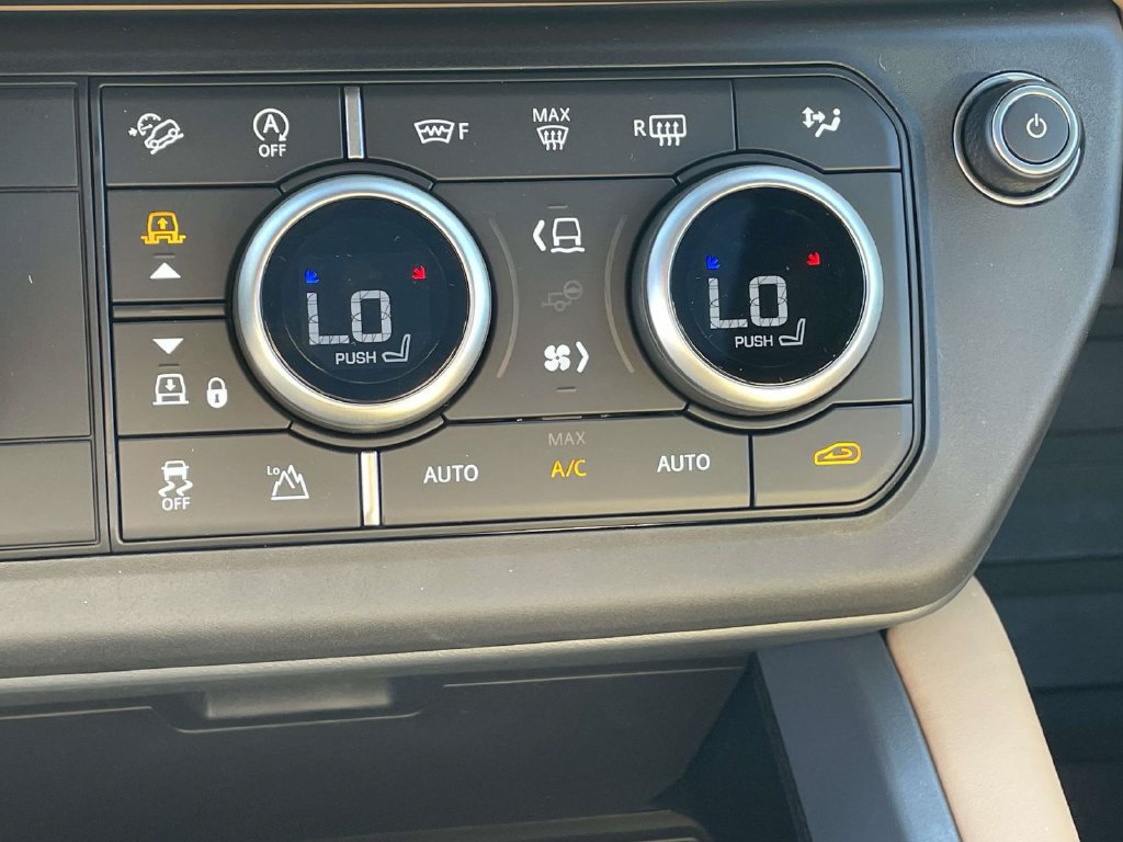 New 2026 Land Rover Defender 110 X-Dynamic SE AWD/4WD image 21