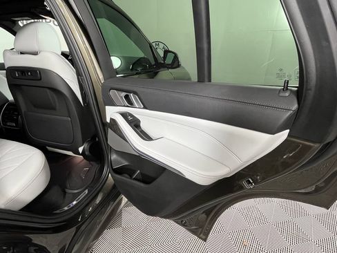 Used 2023 BMW X5 xDrive40i w/ M Sport Package AWD/4WD image 26