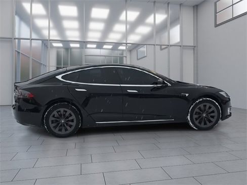Used 2020 Tesla Model S Long Range Plus image 9