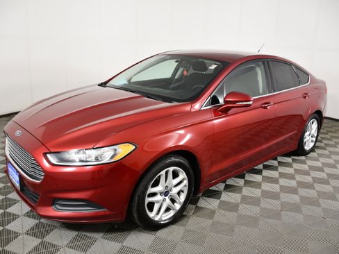 Used 2016 Ford Fusion SE FWD image 10