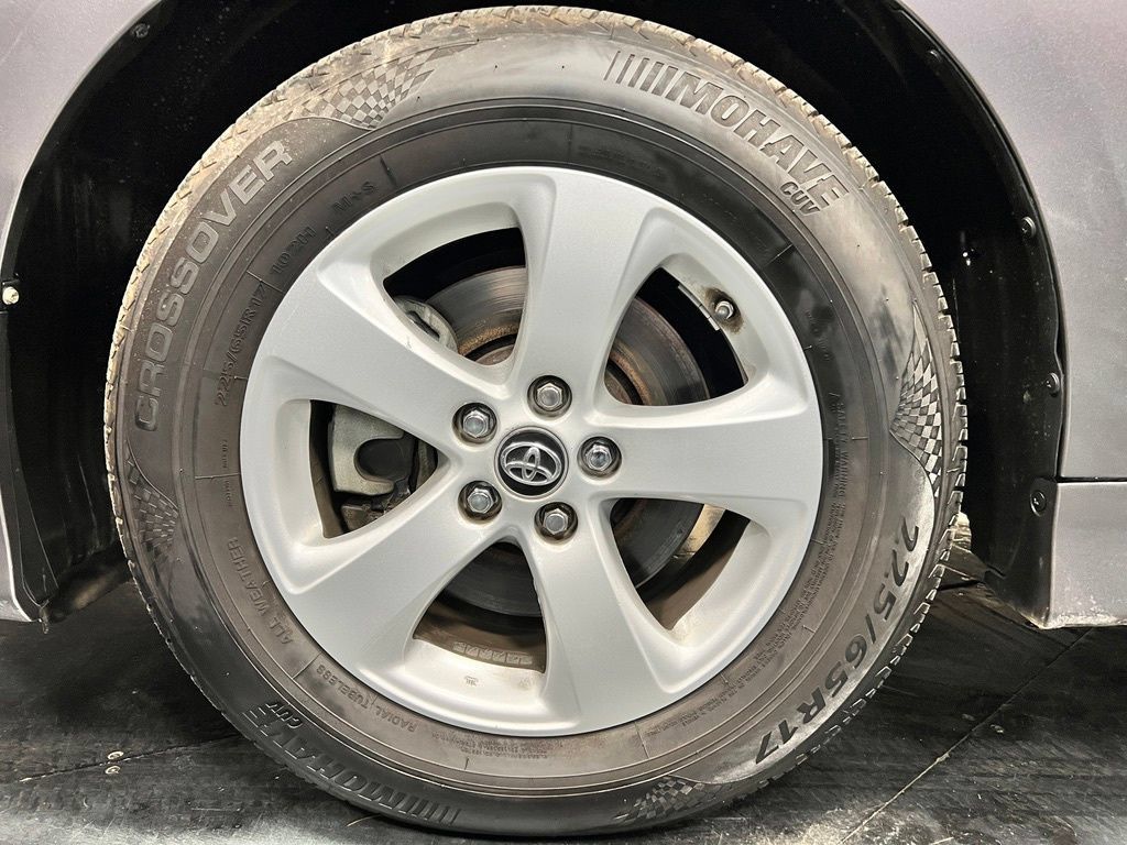 Used 2019 Toyota Sienna LE FWD image 23