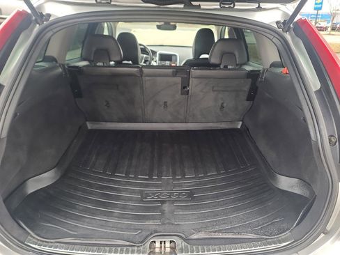 Used 2016 Volvo XC60 T5 Premier image 12