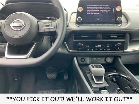 Used 2024 Nissan Rogue SV FWD image 25