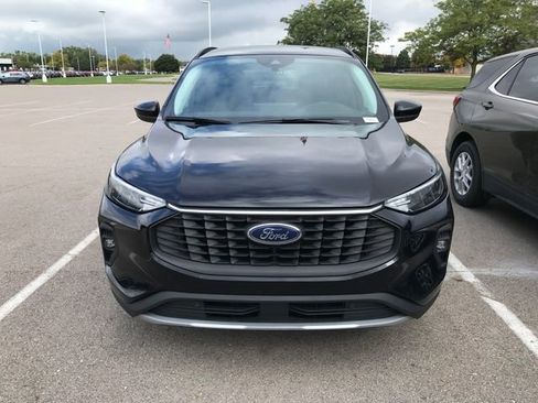 Used 2023 Ford Escape SE image 34