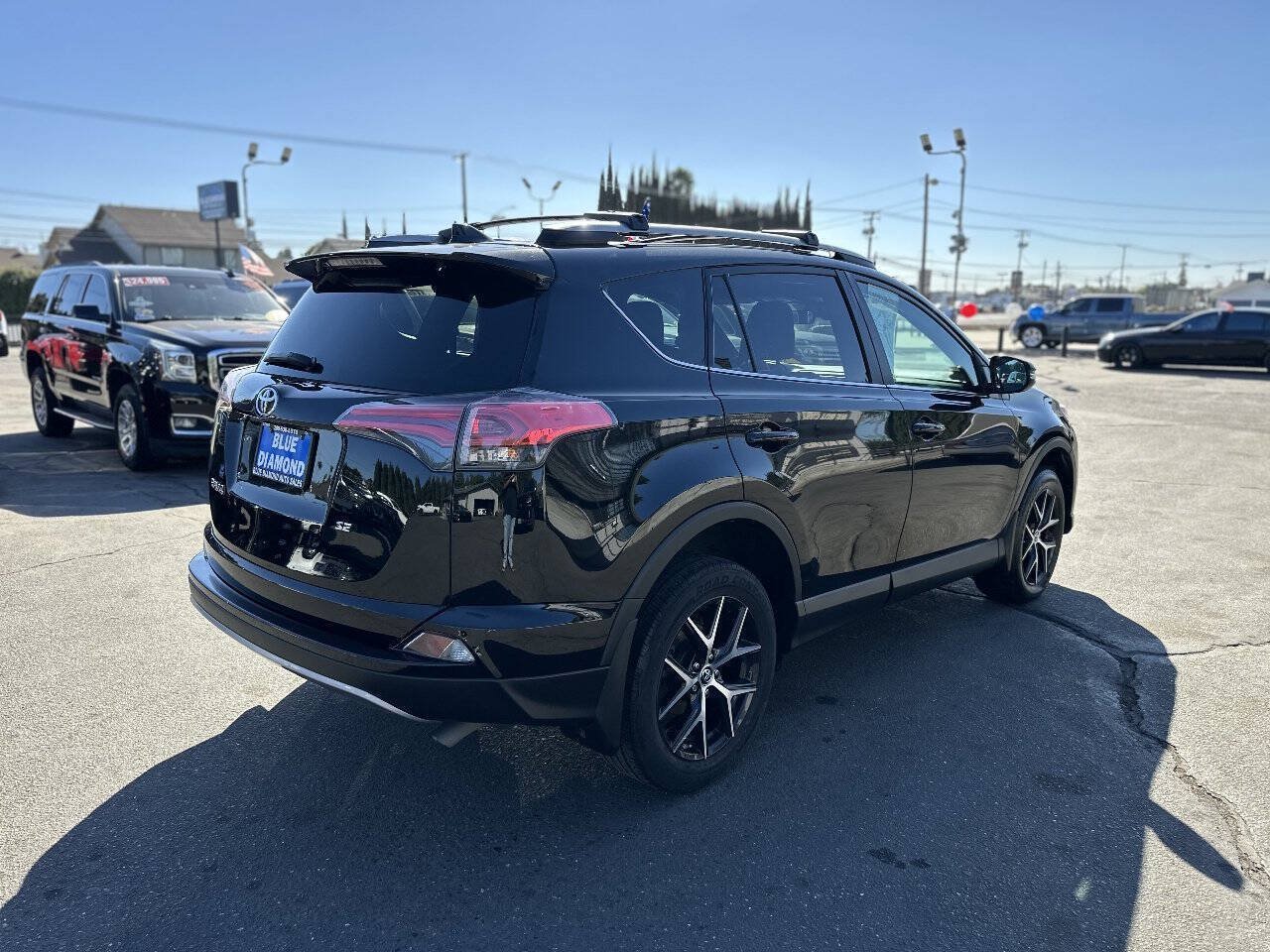 Used 2018 Toyota RAV4 SE w/ Power Extra Value Package AWD/4WD image 7