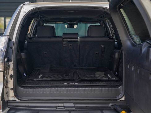 Used 2021 Lexus GX 460 Premium w/ Premium Package AWD/4WD image 31