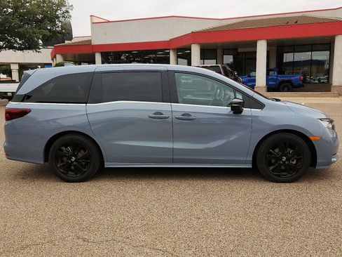 Used 2023 Honda Odyssey Sport image 5