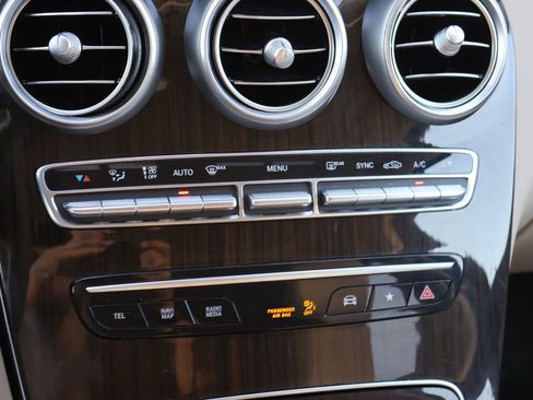 Used 2020 Mercedes-Benz GLC 300 4MATIC Coupe image 27