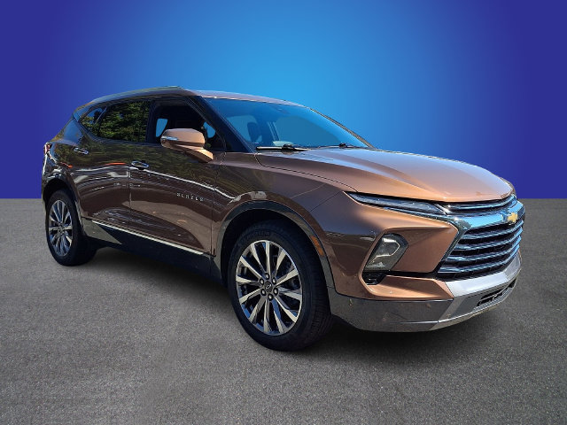 Used 2023 Chevrolet Blazer Premier FWD image 3
