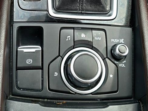 Used 2018 MAZDA MAZDA3 Touring image 13