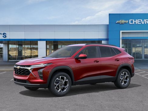 New 2026 Chevrolet Trax LT w/ LT Convenience Package FWD image 2