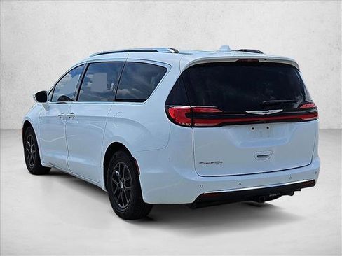 Used 2024 Chrysler Voyager LX FWD image 8