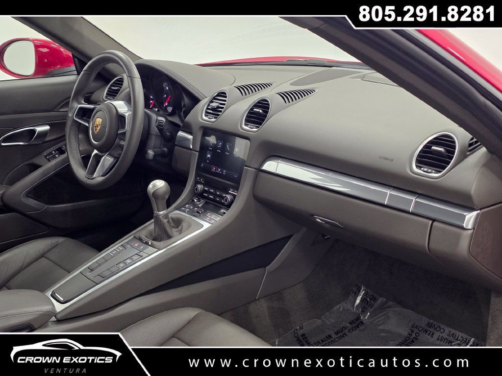 Used 2024 Porsche 718 Cayman RWD image 15