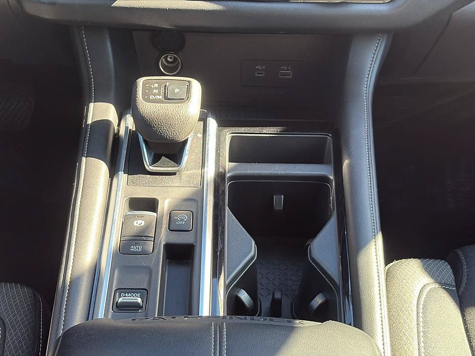 Certified 2025 Nissan Pathfinder SV FWD image 33
