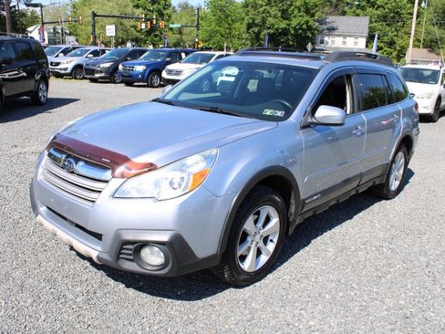 Used 2013 Subaru Outback 2.5i Limited AWD/4WD image 2