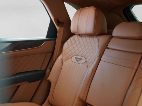 Used 2022 Bentley Bentayga Speed AWD/4WD image 23