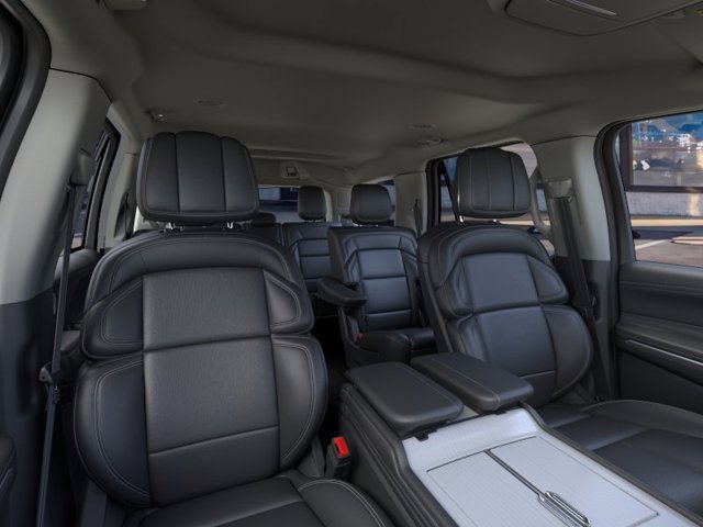 New 2026 Lincoln Navigator Premiere AWD/4WD image 11
