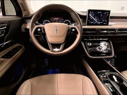 Used 2022 Lincoln Corsair FWD w/ Premium Package image 6