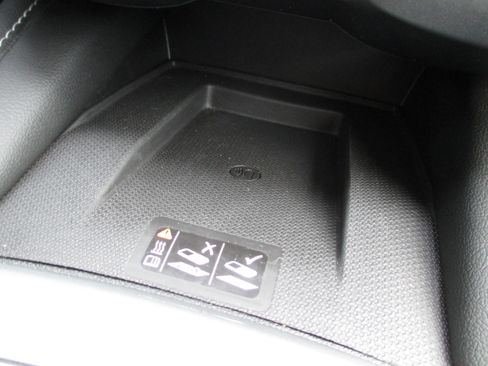 Used 2023 Chevrolet Blazer LT w/ Convenience Package image 17