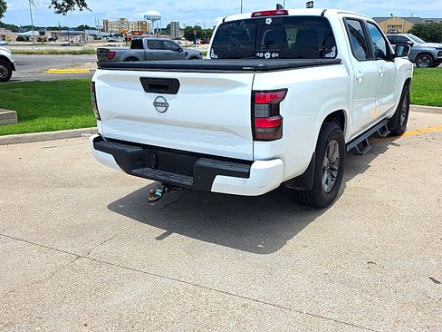 Used 2025 Nissan Frontier SV w/ SV Convenience Package RWD image 6