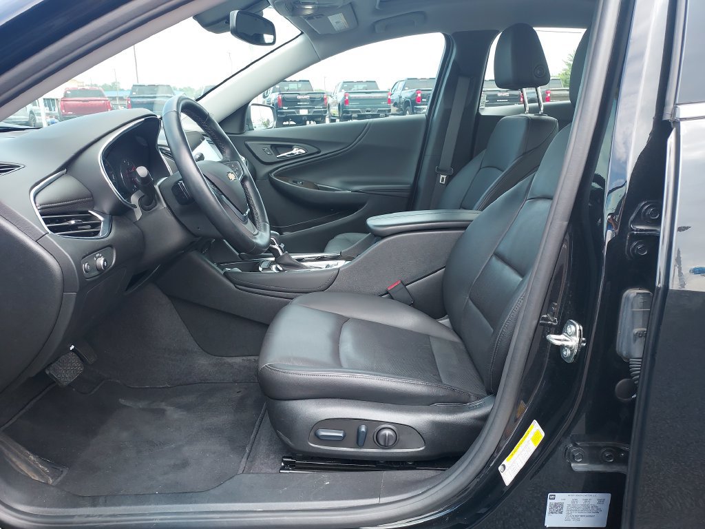 Used 2023 Chevrolet Malibu LT w/ Redline Edition FWD image 13