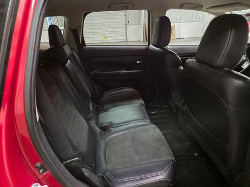 Used 2019 Mitsubishi Outlander SE image 33