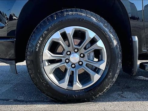 Used 2024 Chevrolet Silverado 1500 High Country w/ Z71 Off-Road Package AWD/4WD image 34