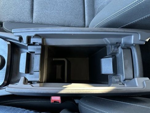 Used 2024 Nissan Rogue SV image 31