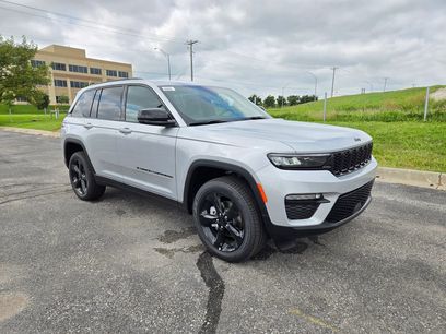New 2025 Jeep Grand Cherokee Limited w/ Black Appearance Package