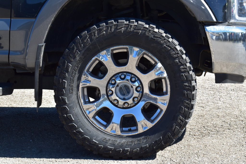 Used 2021 Ford F250 Lariat w/ Lariat Ultimate Package AWD/4WD image 4