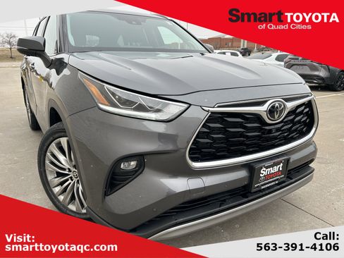Used 2023 Toyota Highlander Platinum image 1