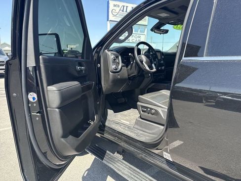 Used 2023 GMC Sierra 2500 Denali w/ Denali Black Diamond Edition AWD/4WD image 35