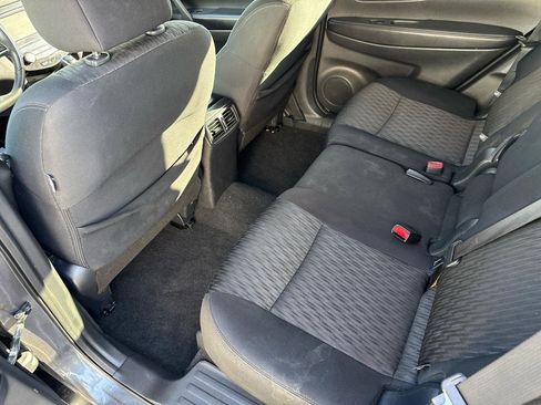 Used 2018 Nissan Rogue SV image 17