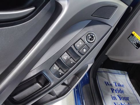 Used 2015 Hyundai Elantra SE FWD image 12