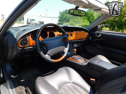 Used 1998 Jaguar XK8 Convertible image 18