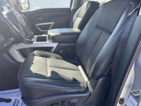 Used 2018 Nissan Titan PRO-4X image 7
