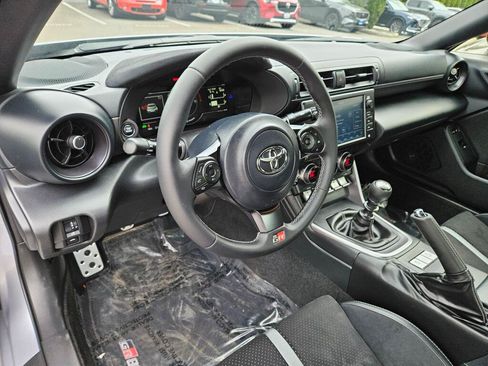 Used 2024 Toyota GR86 Premium w/ Performance Package RWD image 15