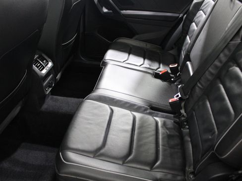 Used 2021 Volkswagen Tiguan SEL Premium R-Line image 22