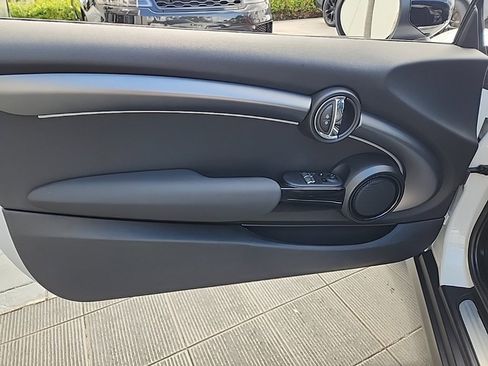 Used 2024 MINI Cooper 2-Door Hardtop image 26