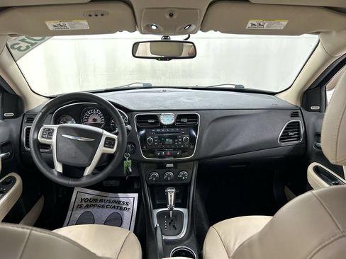 Used 2013 Chrysler 200 Limited FWD image 17