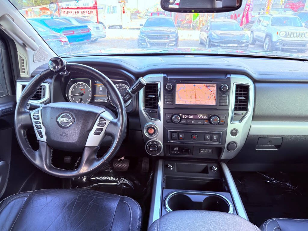 Used 2019 Nissan Titan PRO-4X w/ Pro-4x Convenience Package AWD/4WD image 15
