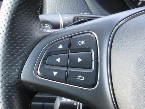 Used 2023 Mercedes-Benz Metris Passenger image 22