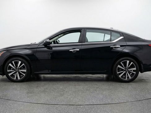 Used 2025 Nissan Altima 2.5 SV image 5