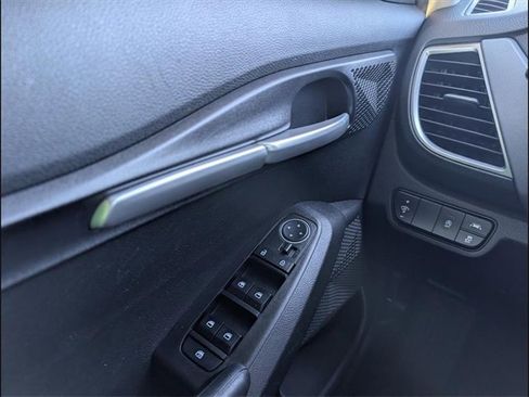 Certified 2022 Kia Seltos LX image 17