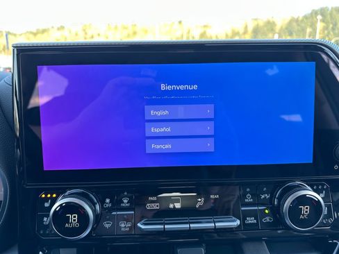 New 2026 Toyota Highlander Platinum image 17