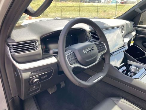 New 2026 Jeep Grand Wagoneer Limited w/ Premium Group II AWD/4WD image 18