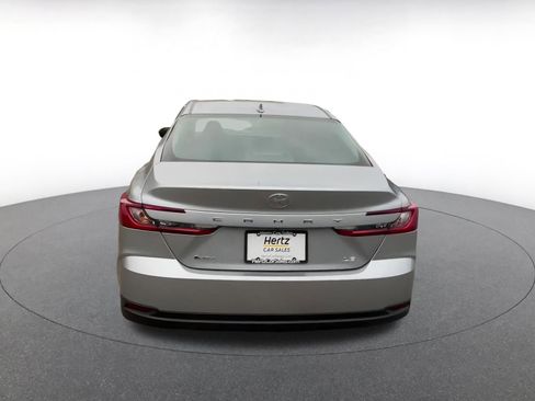 Used 2025 Toyota Camry LE image 12