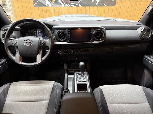 Used 2020 Toyota Tacoma TRD Sport AWD/4WD image 20