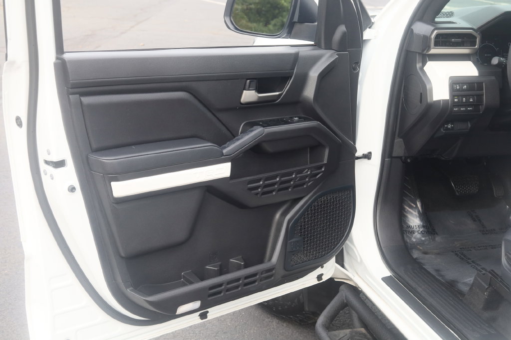 Used 2024 Toyota Tacoma TRD Off-Road w/ TRD Off Road Upgrade Package AWD/4WD image 20