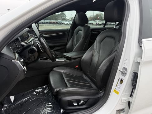 Used 2017 BMW 540i w/ Premium Package image 31